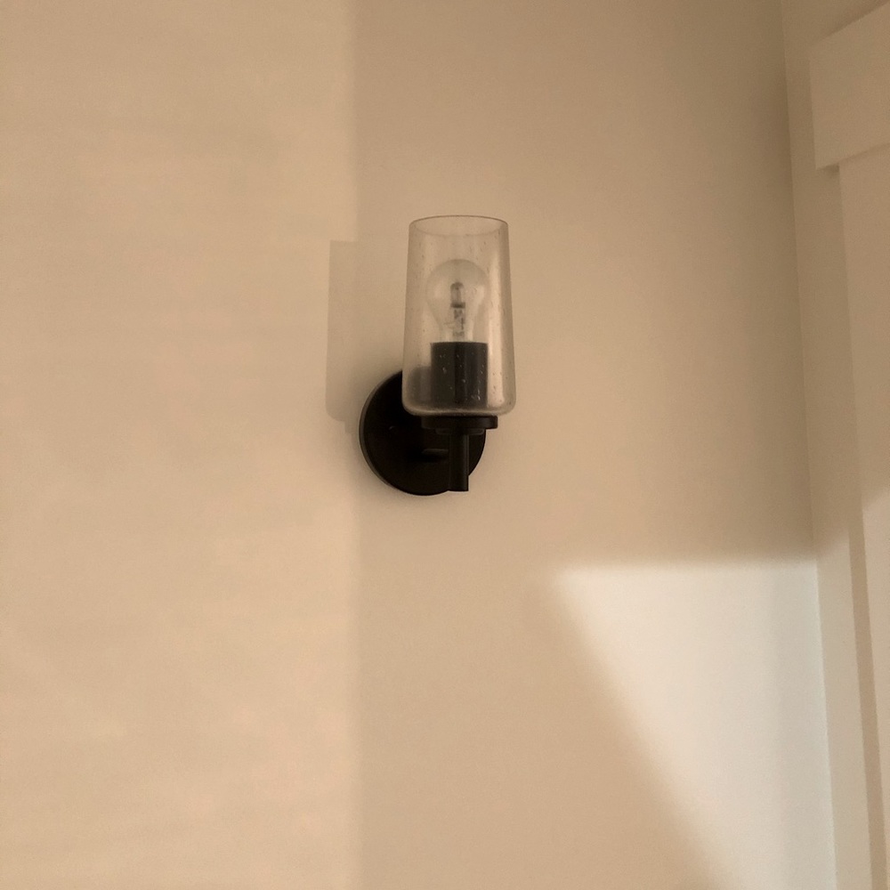 QUOIZEL wall sconce